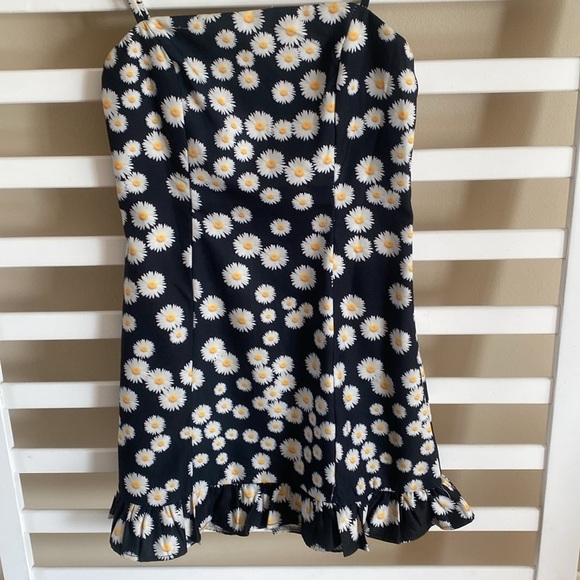 Princess Polly Black Dear Daisy Mini Dress Ruffle Hem Size 0 - Picture 3 of 12